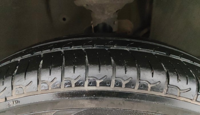 2021 Maruti New Wagon-R LXI CNG (O) 1.0, CNG, Manual, 63,246 km, Right Front Tyre Tread