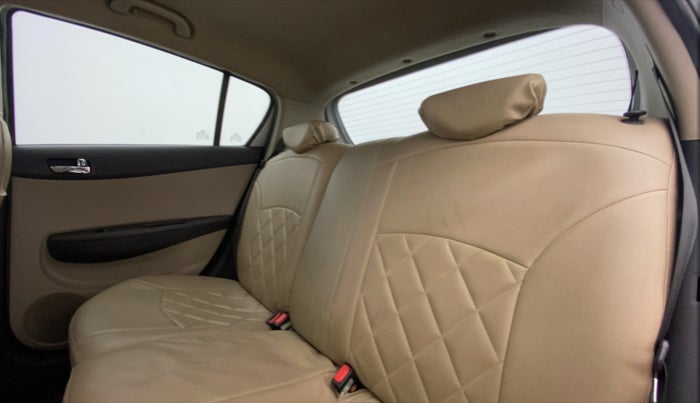 2012 Hyundai i20 SPORTZ 1.2 O, Petrol, Manual, 82,956 km, Right Side Rear Door Cabin