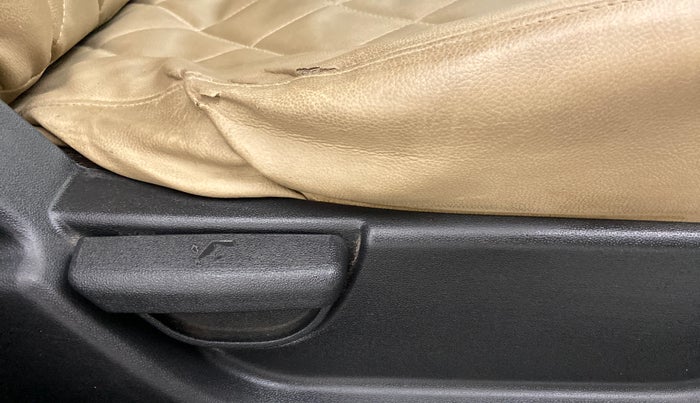 2012 Hyundai i20 SPORTZ 1.2 O, Petrol, Manual, 82,956 km, Driver Side Adjustment Panel