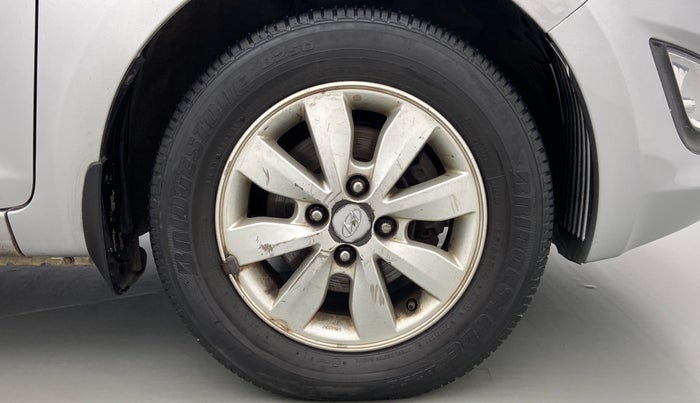 2012 Hyundai i20 SPORTZ 1.2 O, Petrol, Manual, 82,956 km, Right Front Wheel