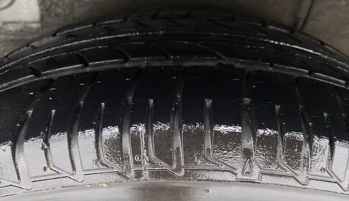 2012 Hyundai i20 SPORTZ 1.2 O, Petrol, Manual, 82,956 km, Right Rear Tyre Tread