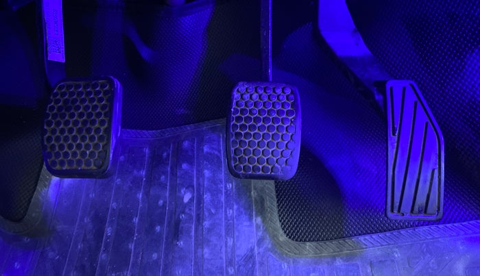 2021 Maruti Alto VXI PLUS, Petrol, Manual, 13,712 km, Pedals