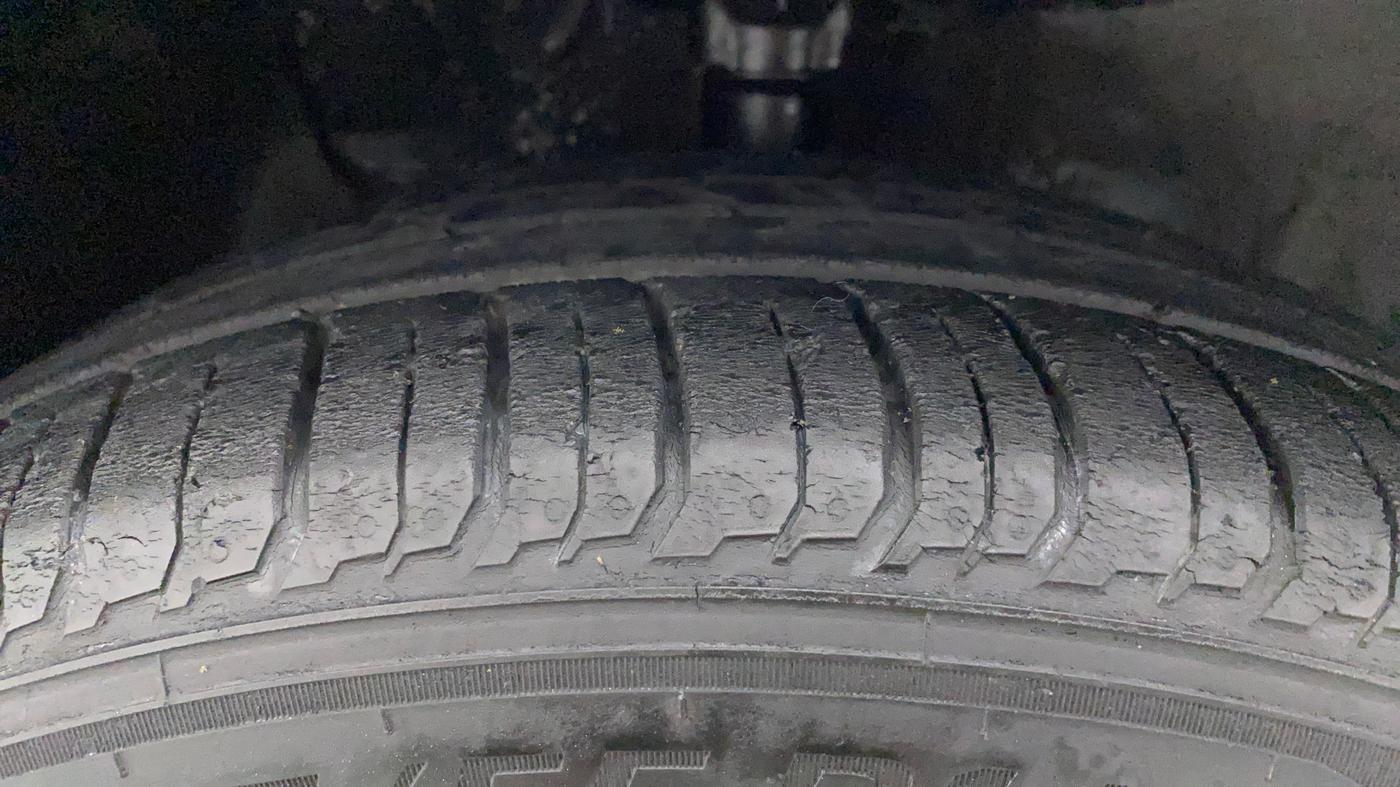 2021 Hyundai NEW I20 Asta 1.0 GDI Turbo IMT, Petrol, Manual, 26,166 km, Left Front Tyre Tread