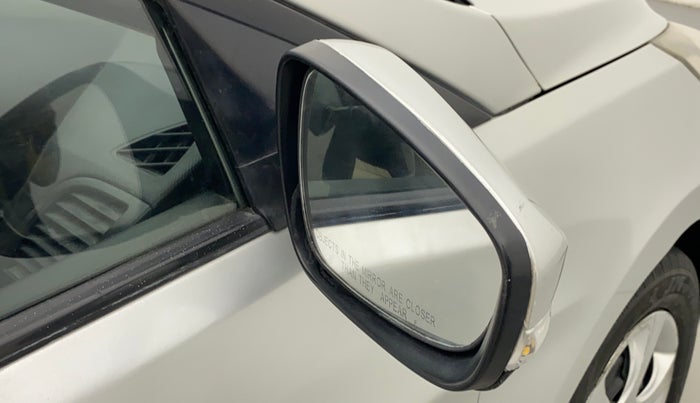 2014 Hyundai Verna FLUIDIC 1.4 VTVT, Petrol, Manual, 1,11,033 km, Right rear-view mirror - Mirror motor not working