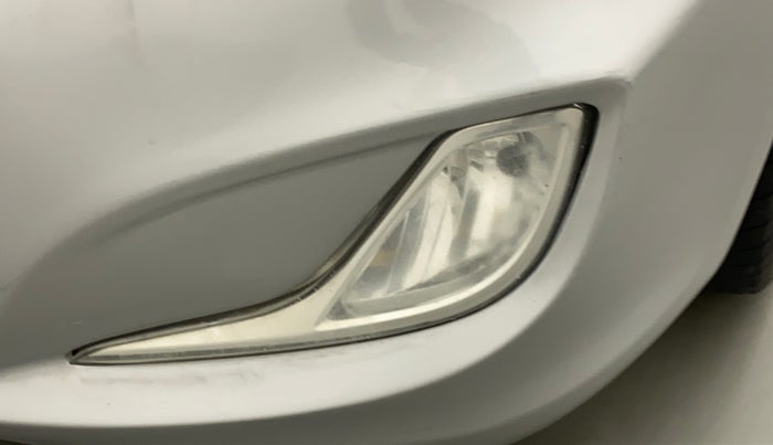 2014 Hyundai Verna FLUIDIC 1.4 VTVT, Petrol, Manual, 1,11,033 km, Left fog light - Not working