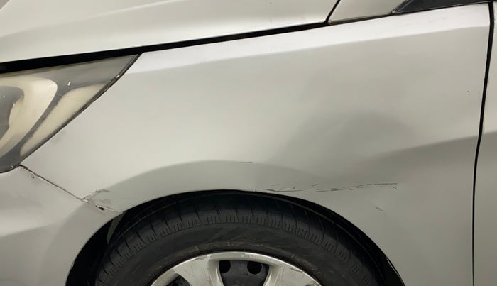 2014 Hyundai Verna FLUIDIC 1.4 VTVT, Petrol, Manual, 1,11,033 km, Left fender - Minor scratches