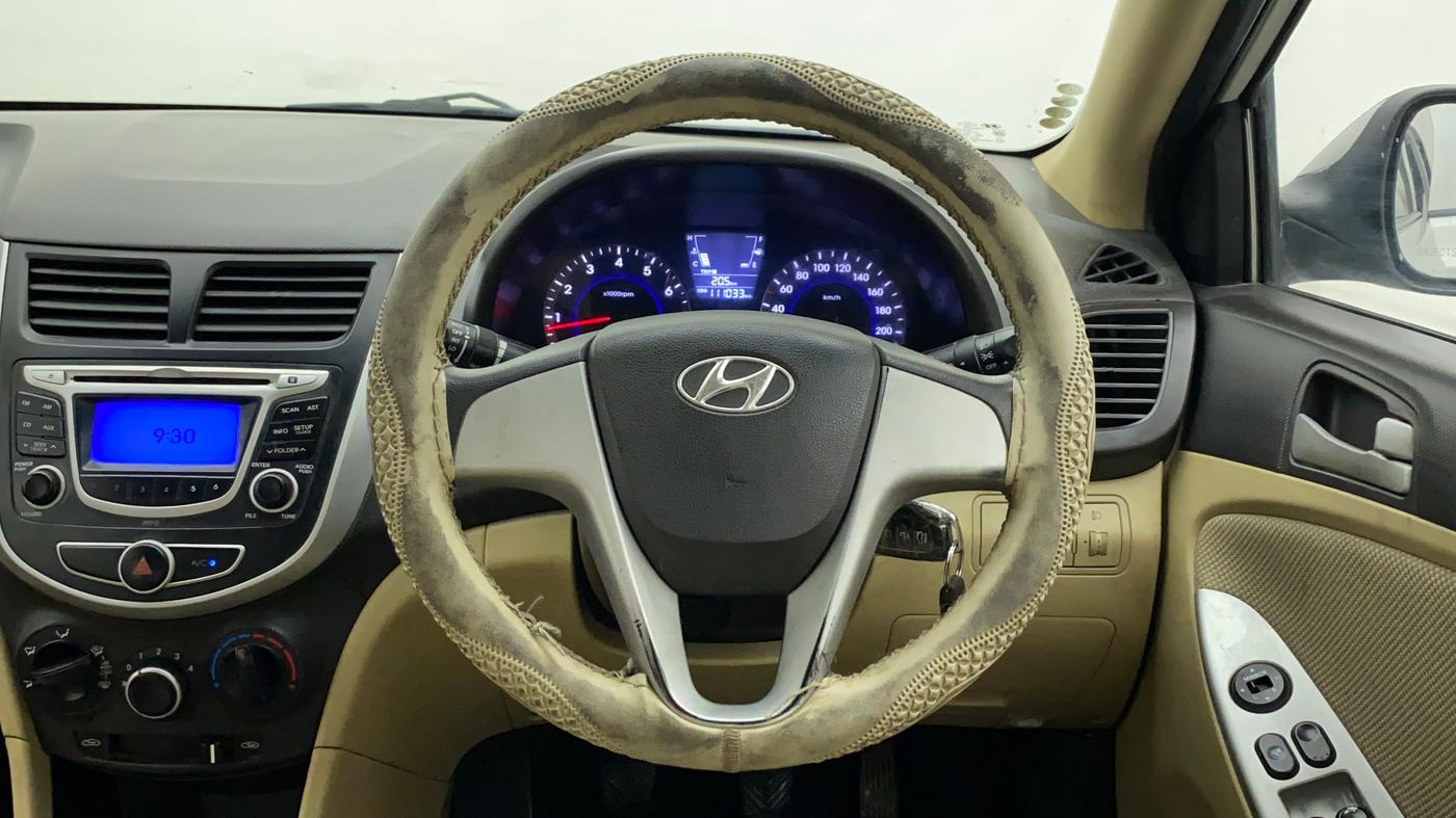 2014 Hyundai Verna FLUIDIC 1.4 VTVT, Petrol, Manual, 1,11,033 km, Steering Wheel Close Up