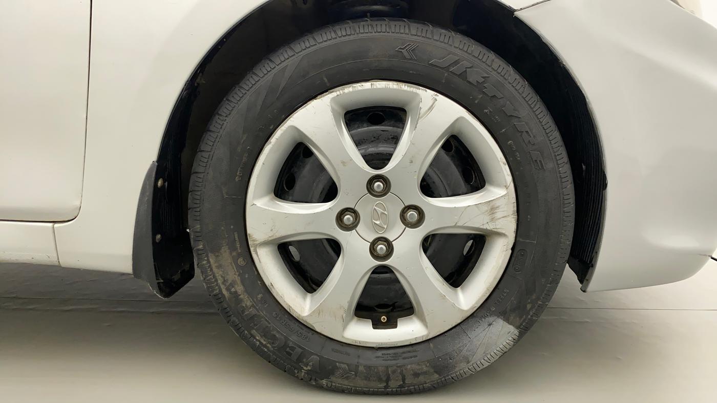 2014 Hyundai Verna FLUIDIC 1.4 VTVT, Petrol, Manual, 1,11,033 km, Right Front Wheel