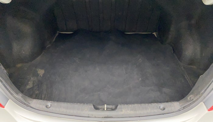 2014 Hyundai Verna FLUIDIC 1.4 VTVT, Petrol, Manual, 1,11,033 km, Boot Inside