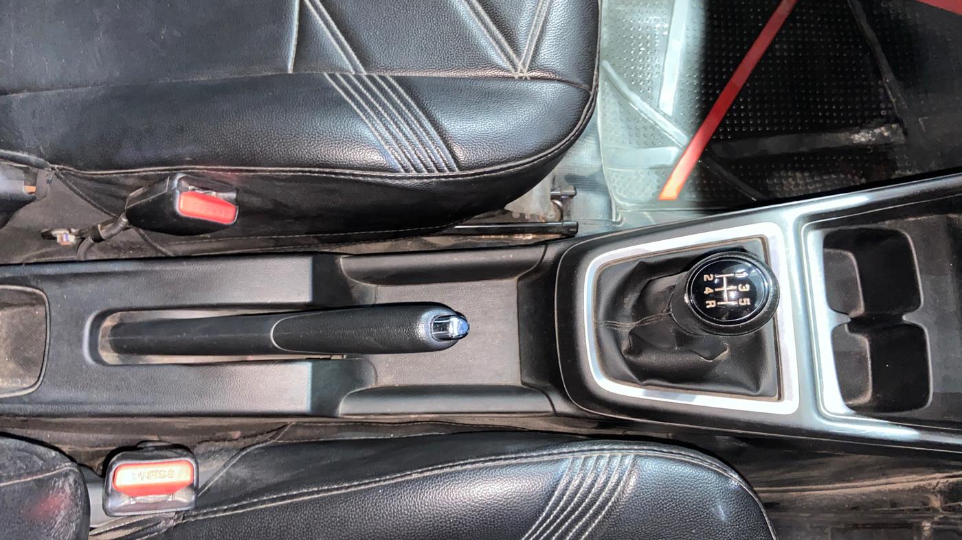 2023 Maruti Swift VXI, Petrol, Manual, 54,128 km, Gear Lever
