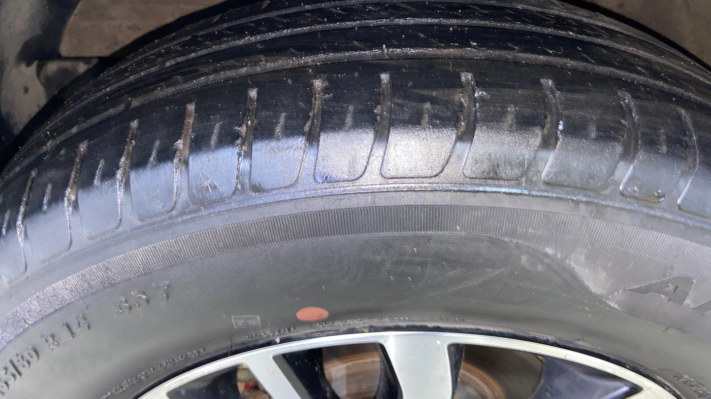 2023 Maruti Swift VXI, Petrol, Manual, 54,128 km, Left Front Tyre Tread