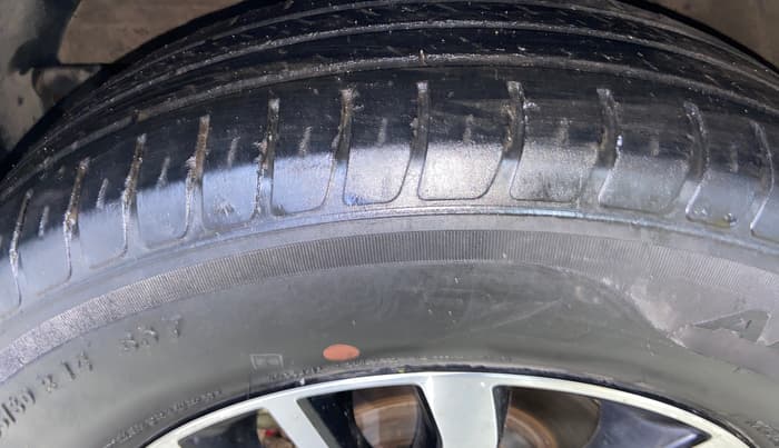 2023 Maruti Swift VXI, Petrol, Manual, 54,128 km, Left Front Tyre Tread