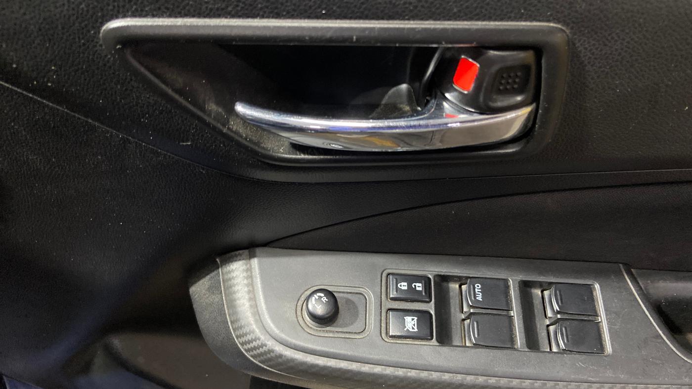 2023 Maruti Swift VXI, Petrol, Manual, 54,128 km, Driver Side Door Panels Control