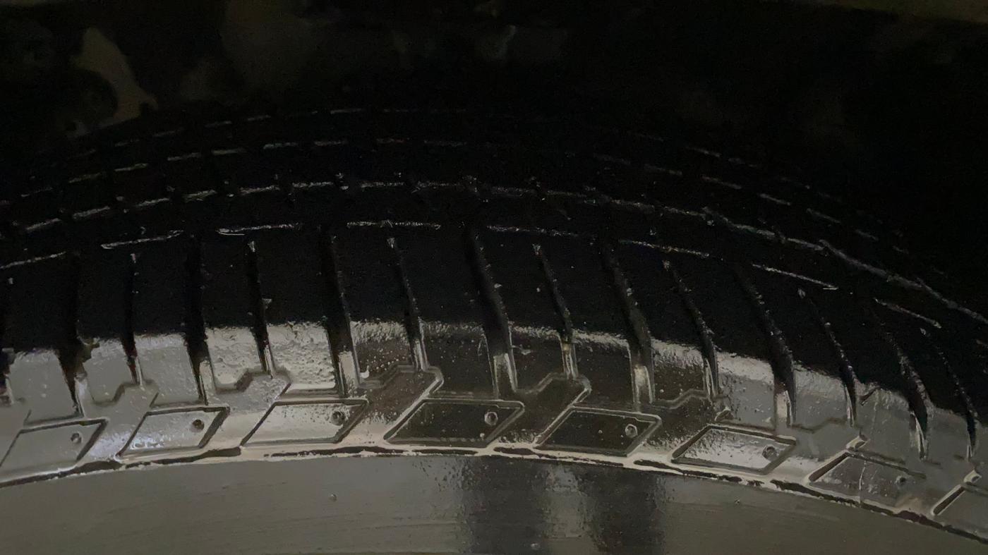 2015 Honda CRV 2.4L 2WD AT, Petrol, Automatic, 1,07,448 km, Left Front Tyre Tread