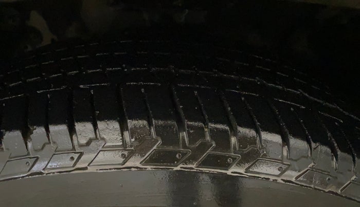 2015 Honda CRV 2.4L 2WD AT, Petrol, Automatic, 1,07,448 km, Left Front Tyre Tread