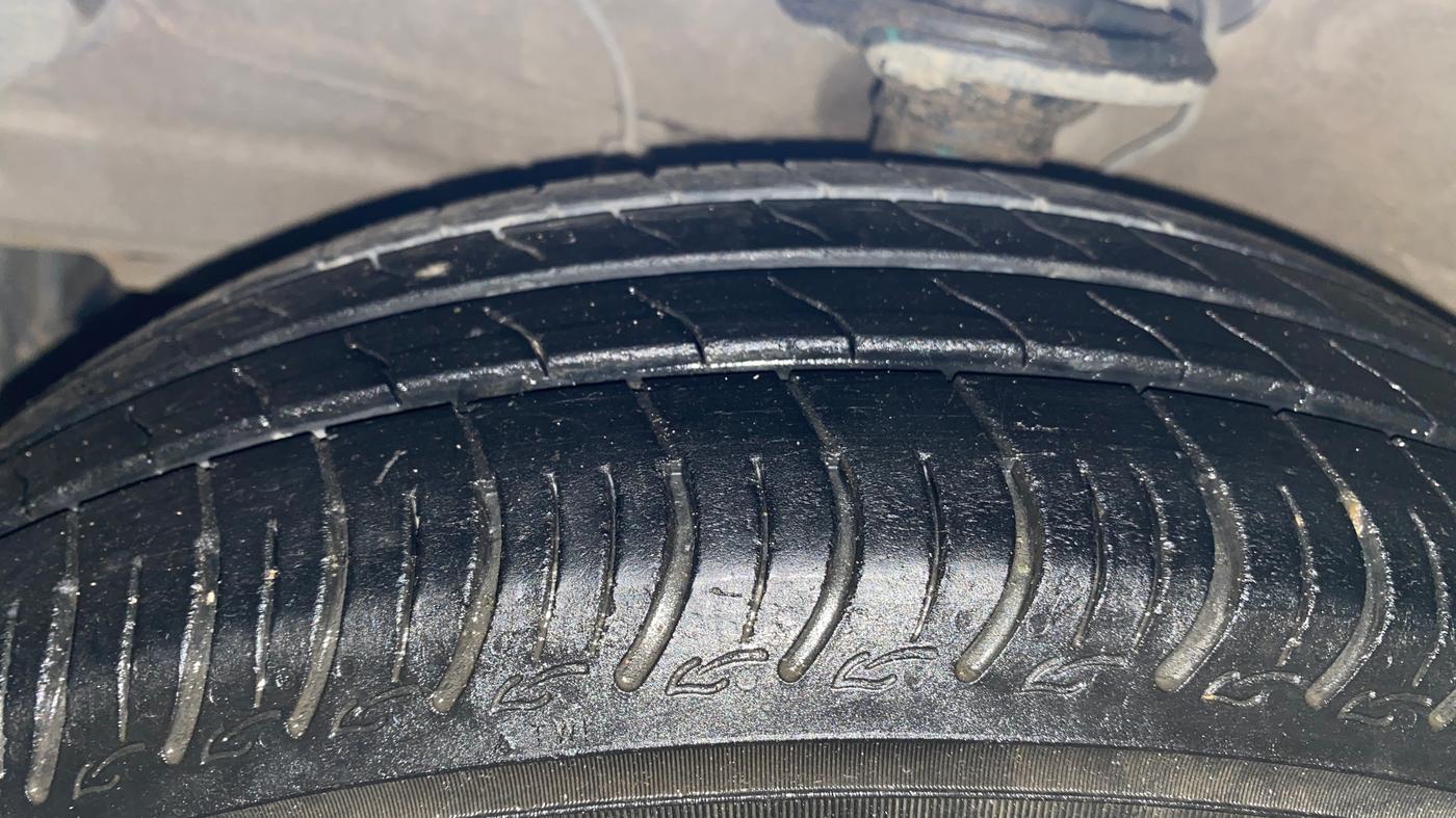 2021 Maruti S PRESSO VXI (O) CNG, CNG, Manual, 94,334 km, Left Front Tyre Tread