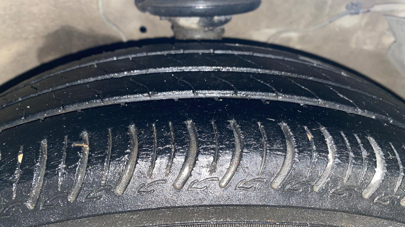 2021 Maruti S PRESSO VXI (O) CNG, CNG, Manual, 94,334 km, Right Front Tyre Tread