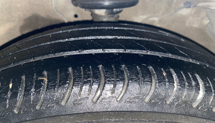 2021 Maruti S PRESSO VXI (O) CNG, CNG, Manual, 94,334 km, Right Front Tyre Tread