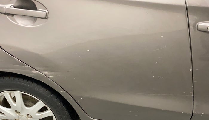 2012 Honda Brio V MT, Petrol, Manual, 77,700 km, Right rear door - Minor scratches