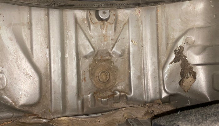 2012 Honda Brio V MT, Petrol, Manual, 77,700 km, Boot floor - Slightly dented