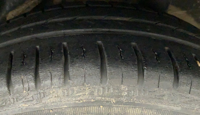2012 Honda Brio V MT, Petrol, Manual, 77,700 km, Left Rear Tyre Tread