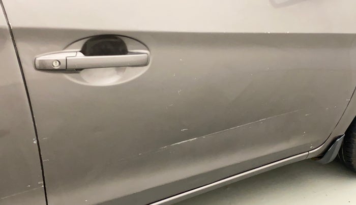 2012 Honda Brio V MT, Petrol, Manual, 77,700 km, Driver-side door - Minor scratches