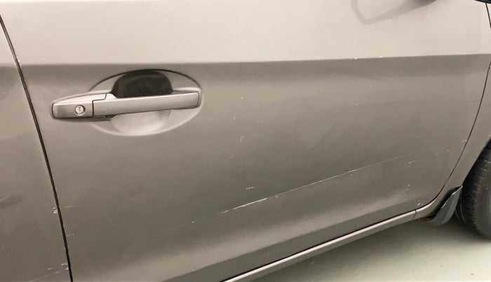 2012 Honda Brio V MT, Petrol, Manual, 77,700 km, Driver-side door - Slightly dented