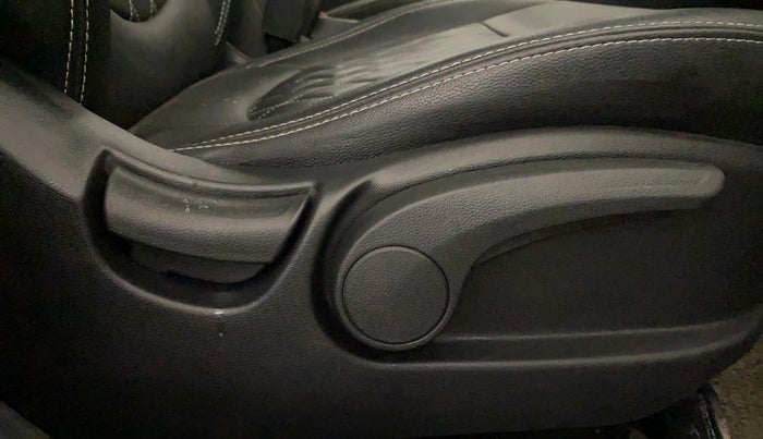 2017 Hyundai Creta SX PLUS 1.6 PETROL, Petrol, Manual, 70,673 km, Driver Side Adjustment Panel