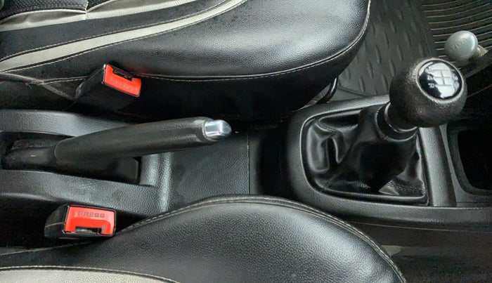 2014 Maruti Swift VXI D, Petrol, Manual, 83,133 km, Gear Lever