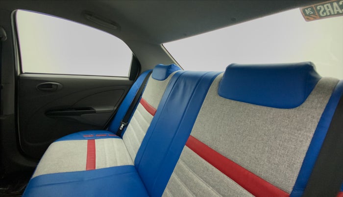 2011 Toyota Etios G, Petrol, Manual, 75,766 km, Right Side Rear Door Cabin