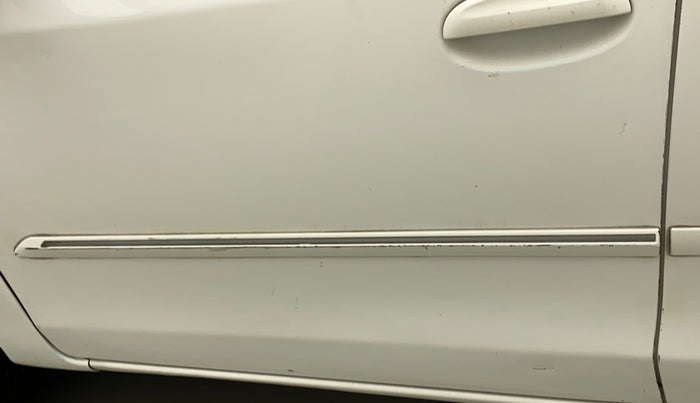 2011 Toyota Etios G, Petrol, Manual, 75,766 km, Front passenger door - Slightly dented