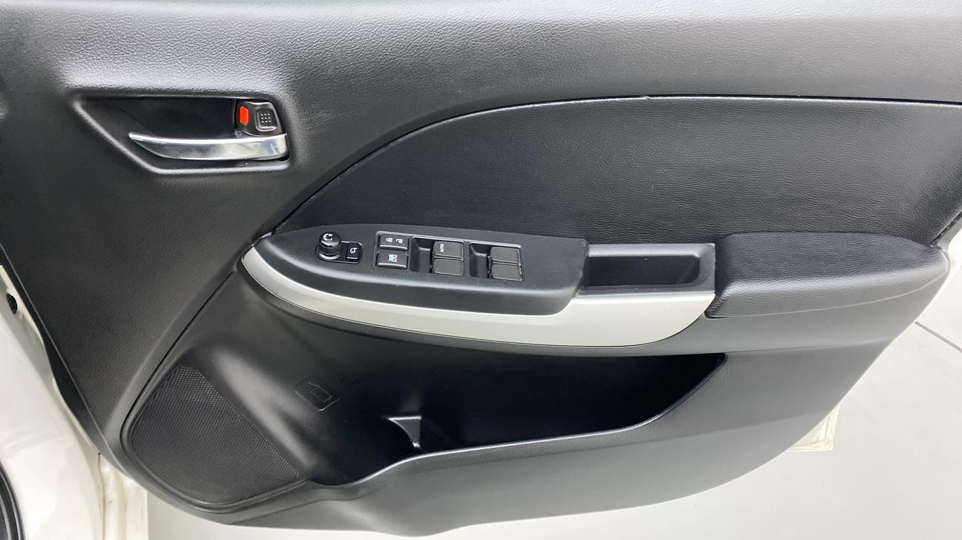 2016 Maruti Baleno ZETA CVT PETROL 1.2, Petrol, Automatic, 31,273 km, Driver Side Door Panels Control