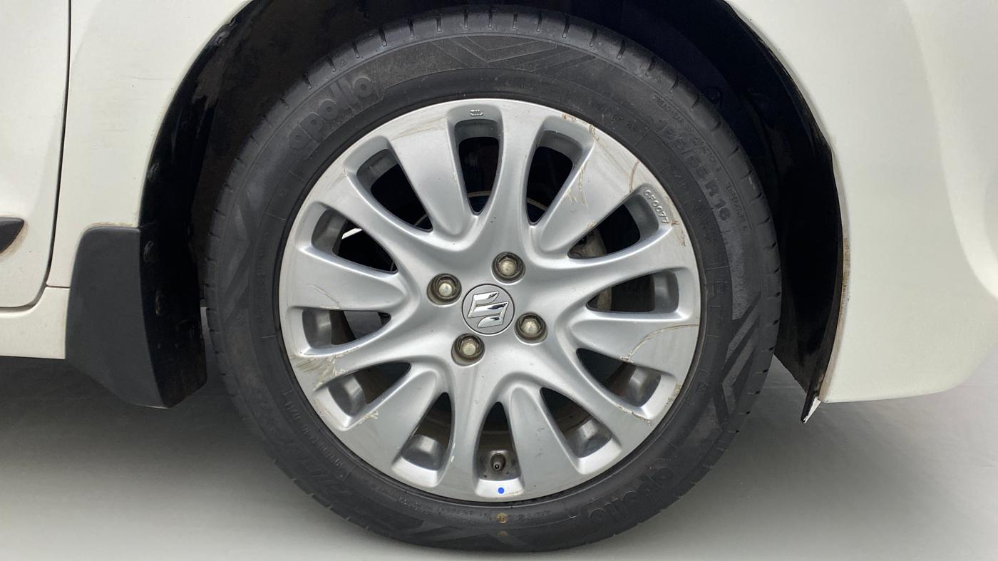 2016 Maruti Baleno ZETA CVT PETROL 1.2, Petrol, Automatic, 31,273 km, Right Front Wheel