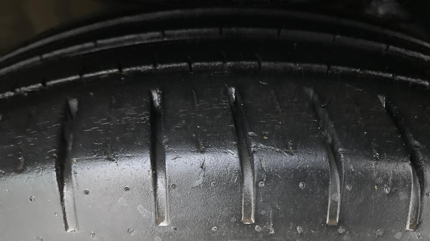 2016 Maruti Baleno ZETA CVT PETROL 1.2, Petrol, Automatic, 31,273 km, Right Front Tyre Tread