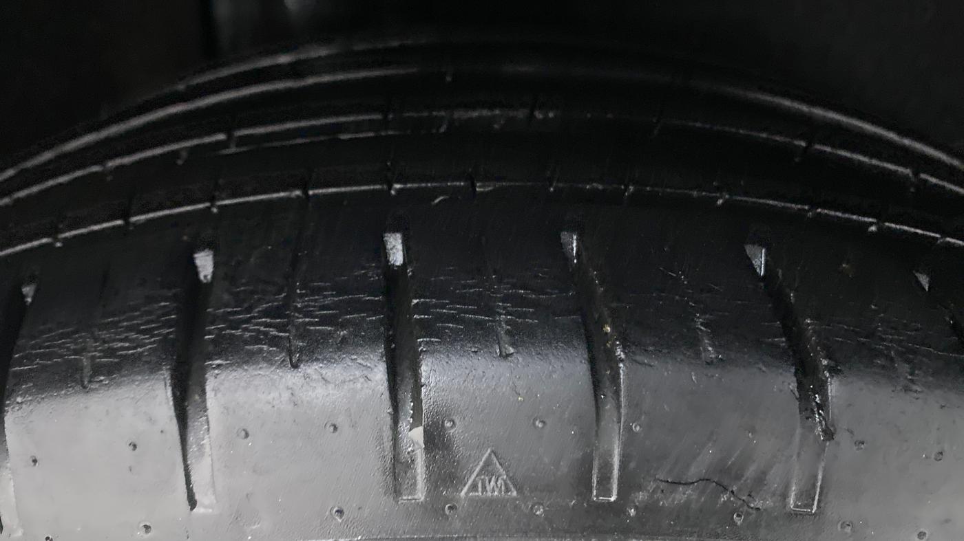 2016 Maruti Baleno ZETA CVT PETROL 1.2, Petrol, Automatic, 31,273 km, Right Rear Tyre Tread