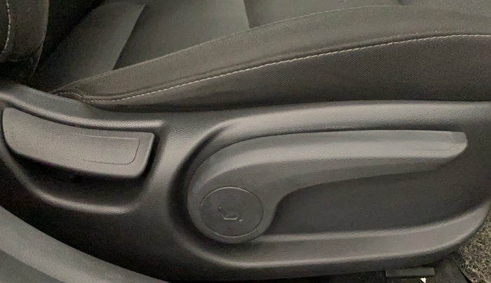 2016 Hyundai New Elantra 2.0 S PETROL, Petrol, Manual, 59,678 km, Driver Side Adjustment Panel