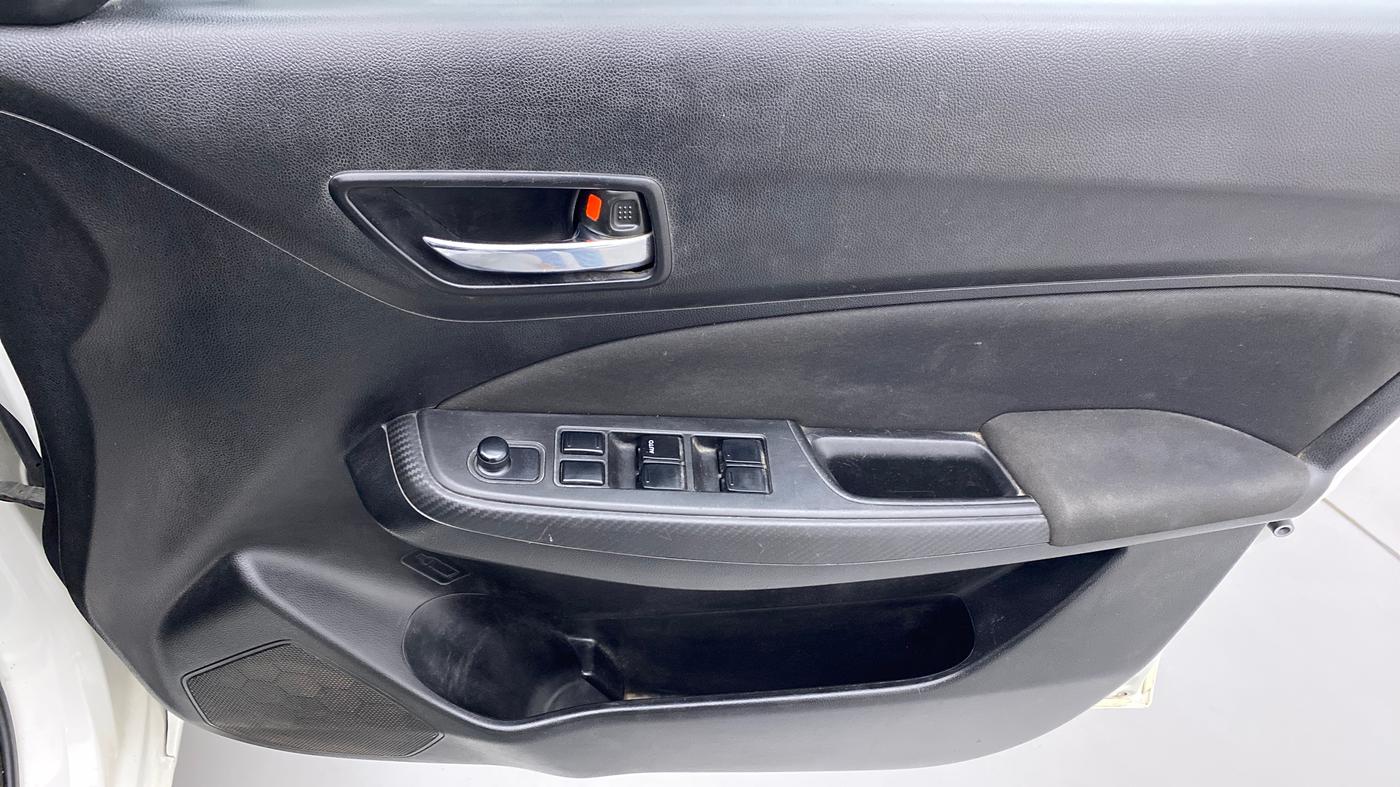 2018 Maruti Swift VDI, Diesel, Manual, 86,616 km, Driver Side Door Panels Control