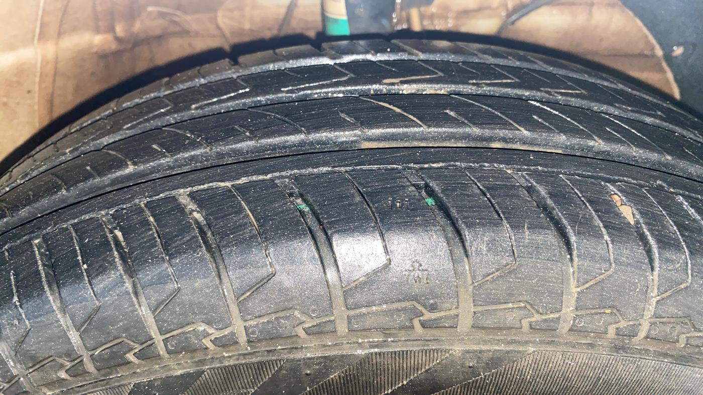 2023 Maruti Dzire VXI, Petrol, Manual, 26,395 km, Right Front Tyre Tread