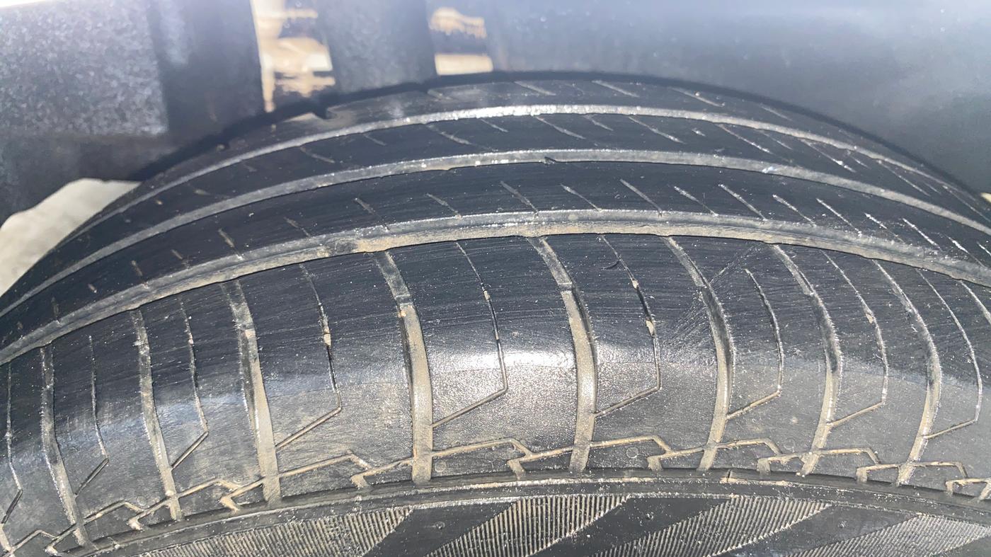 2023 Maruti Dzire VXI, Petrol, Manual, 26,395 km, Right Rear Tyre Tread