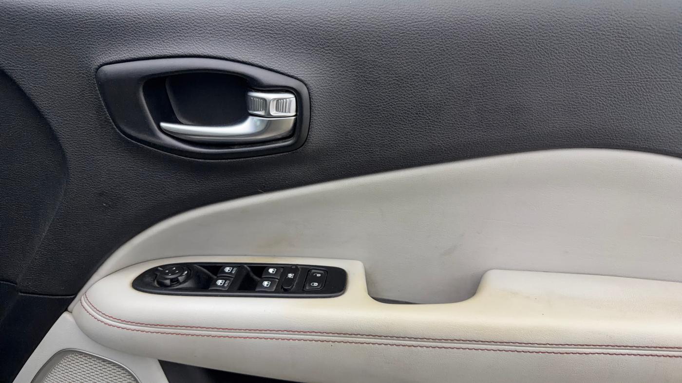 2018 Jeep Compass LIMITED 1.4 PETROL AT, Petrol, Automatic, 13,759 km, Driver Side Door Panels Control