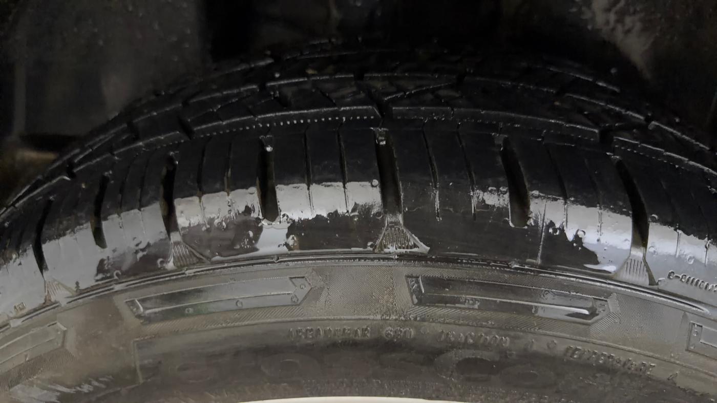 2018 Jeep Compass LIMITED 1.4 PETROL AT, Petrol, Automatic, 13,759 km, Right Rear Tyre Tread