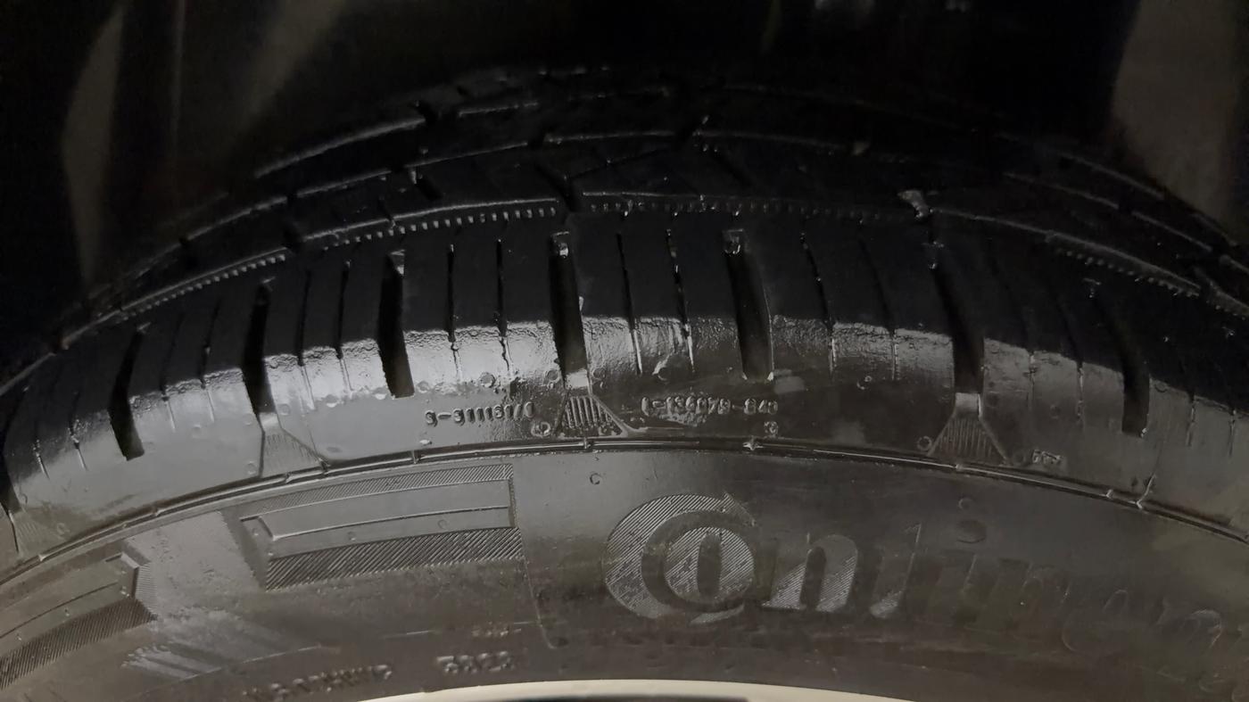 2018 Jeep Compass LIMITED 1.4 PETROL AT, Petrol, Automatic, 13,759 km, Left Rear Tyre Tread