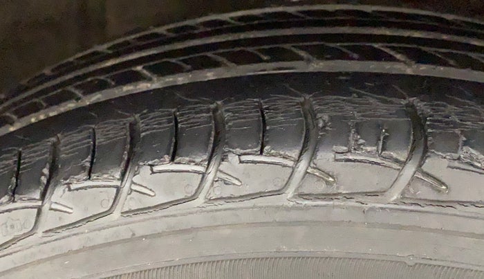 2017 Maruti Baleno SIGMA PETROL 1.2, Petrol, Manual, 44,906 km, Right Front Tyre Tread