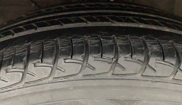 2017 Maruti Baleno SIGMA PETROL 1.2, Petrol, Manual, 44,906 km, Left Front Tyre Tread