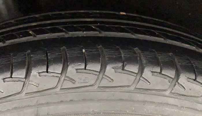 2017 Maruti Baleno SIGMA PETROL 1.2, Petrol, Manual, 44,906 km, Right Rear Tyre Tread