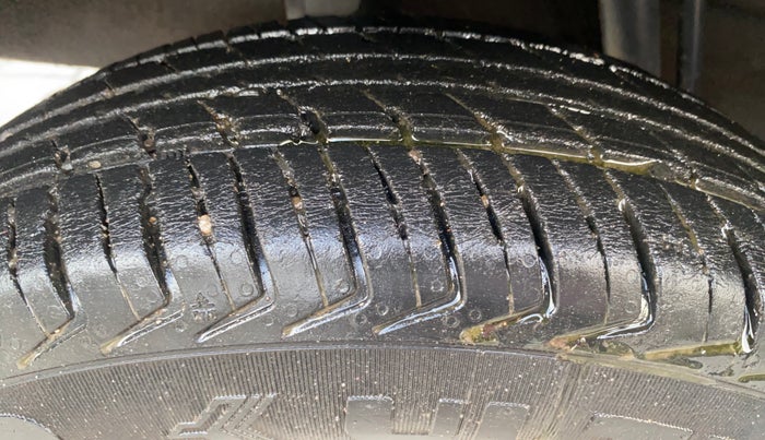 2016 Renault Kwid RXT 0.8, Petrol, Manual, 58,022 km, Right Rear Tyre Tread