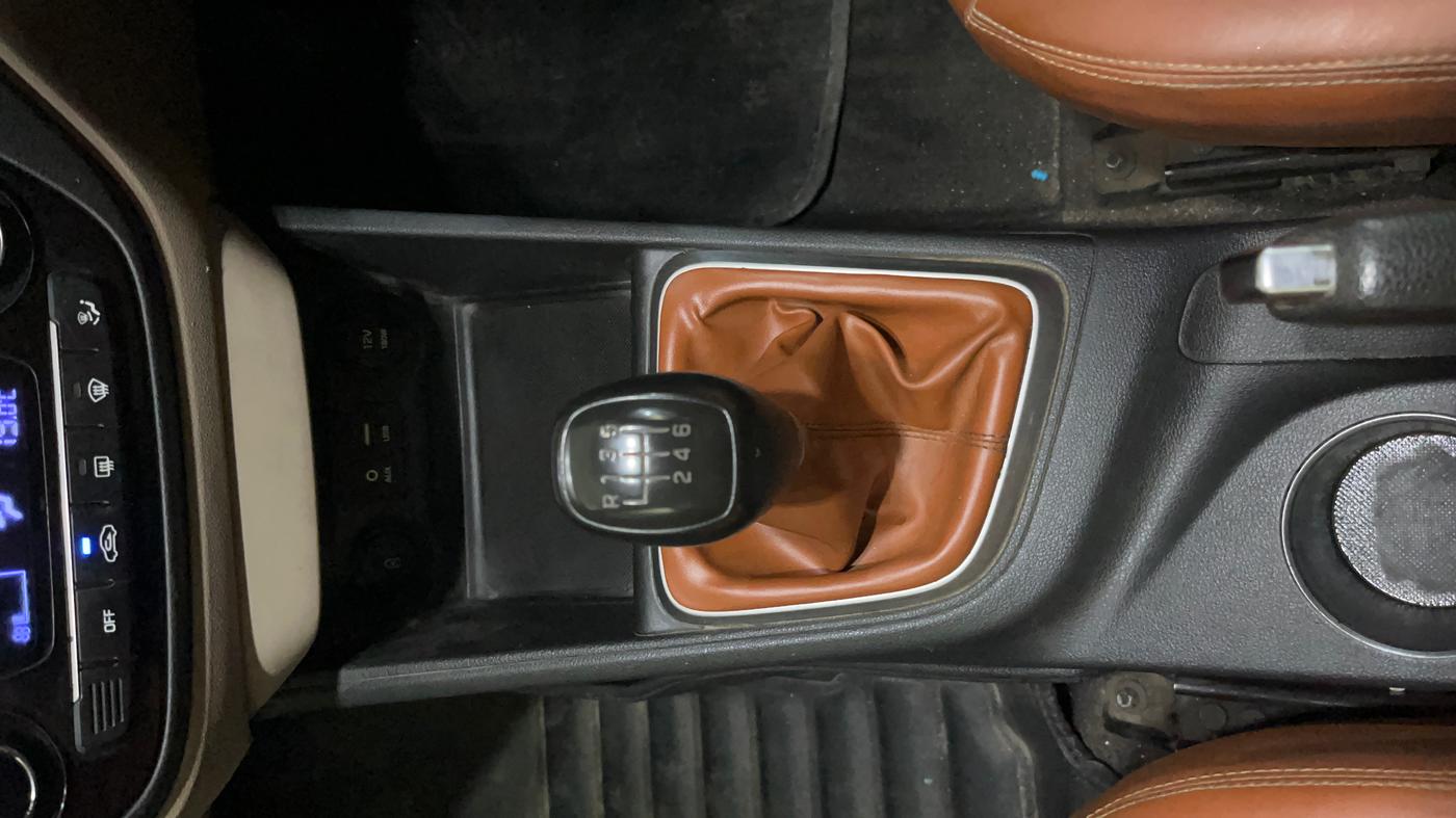 2019 Hyundai Verna 1.4 EX PETROL, Petrol, Manual, 97,678 km, Gear Lever