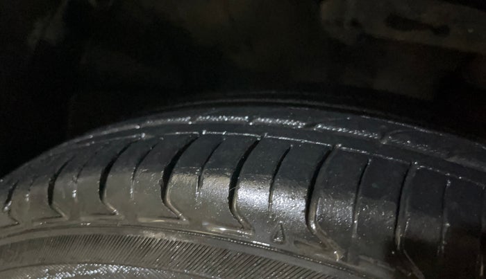 2019 Hyundai Verna 1.4 EX PETROL, Petrol, Manual, 97,678 km, Right Front Tyre Tread