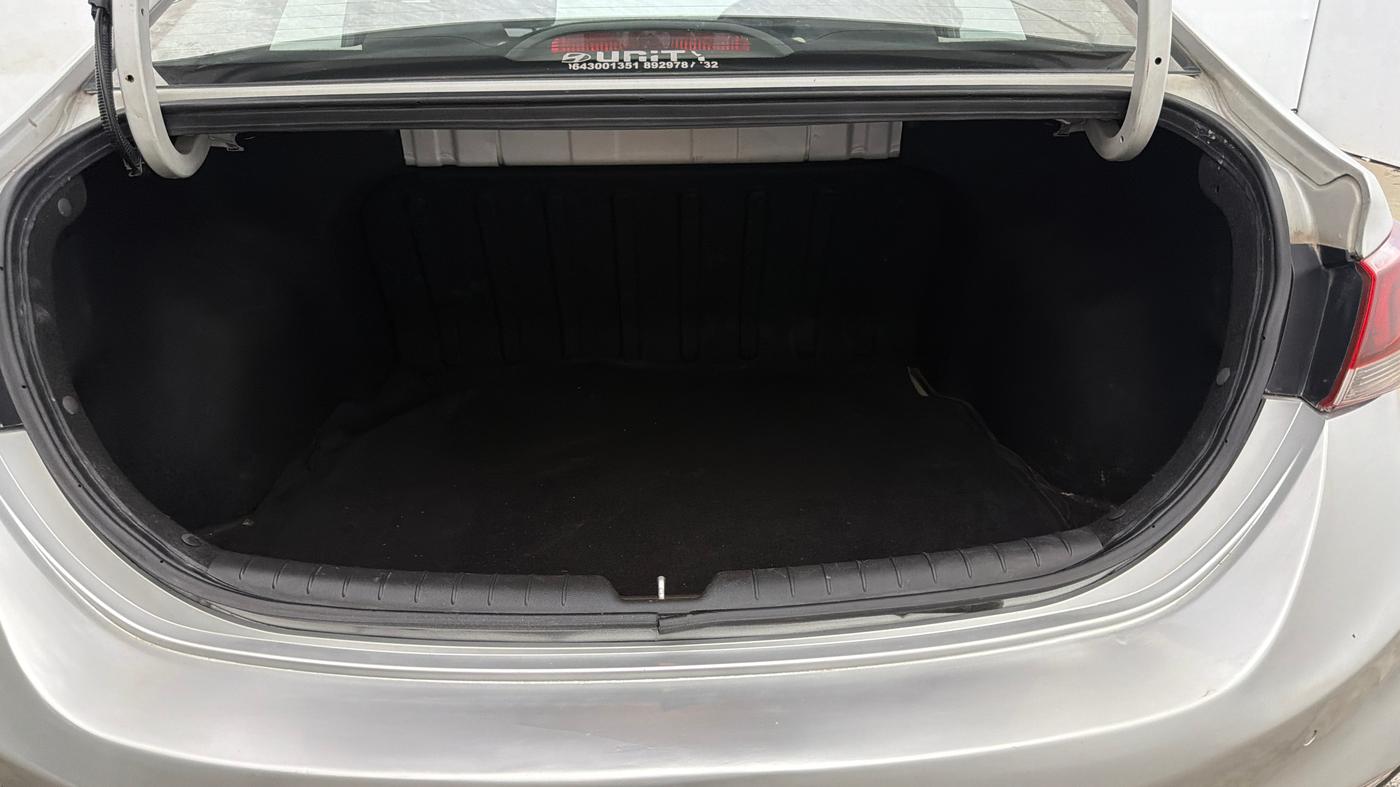 2017 Hyundai Verna 1.6 VTVT SX, Petrol, Manual, 77,875 km, Boot Inside
