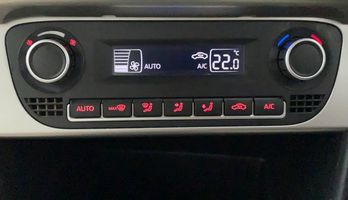 2017 Volkswagen Polo HIGHLINE1.2L, Petrol, Manual, 35,932 km, Automatic Climate Control